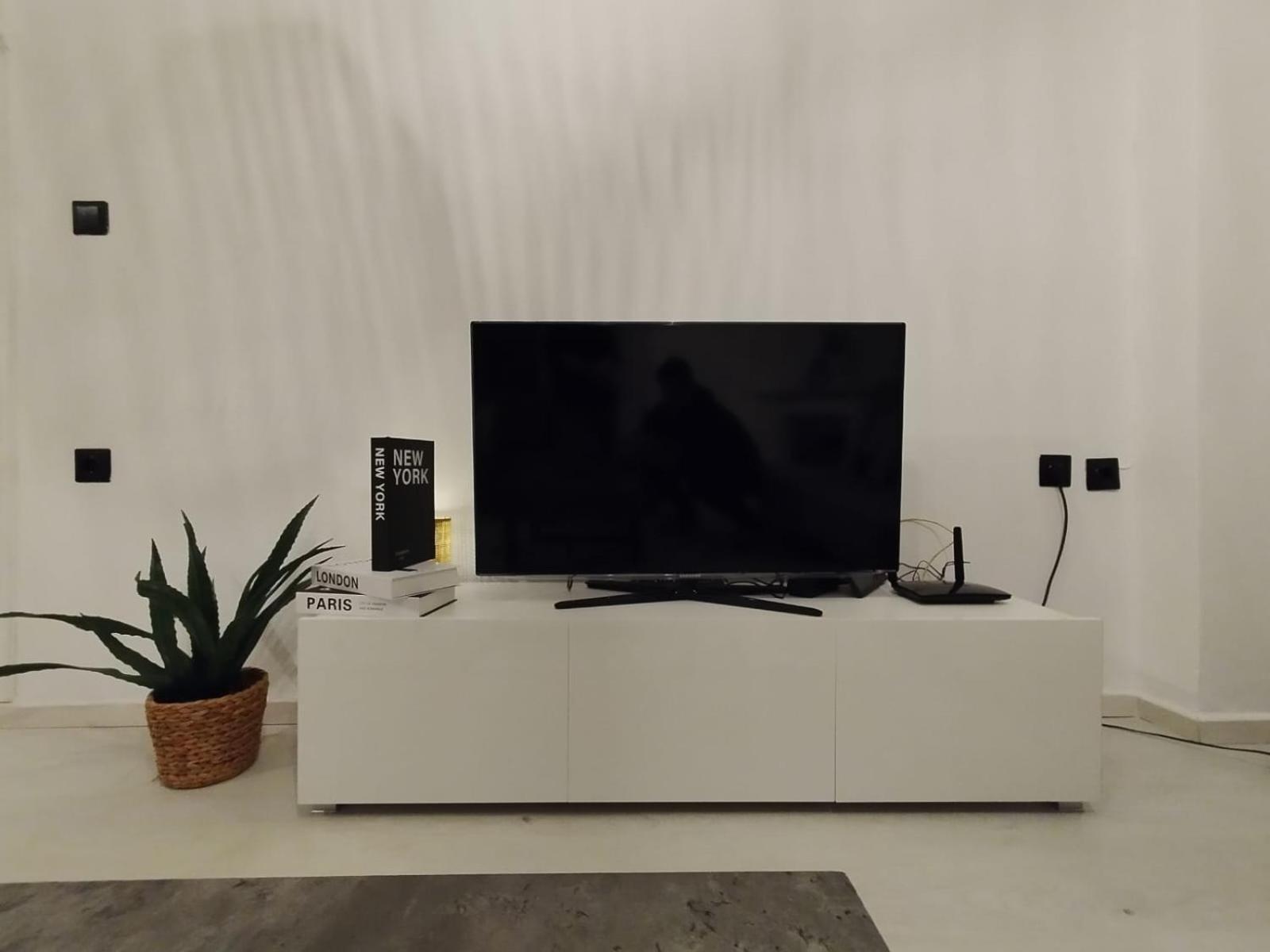 Black N' White Cozy Housegarden Alexandroupolis Buitenkant foto