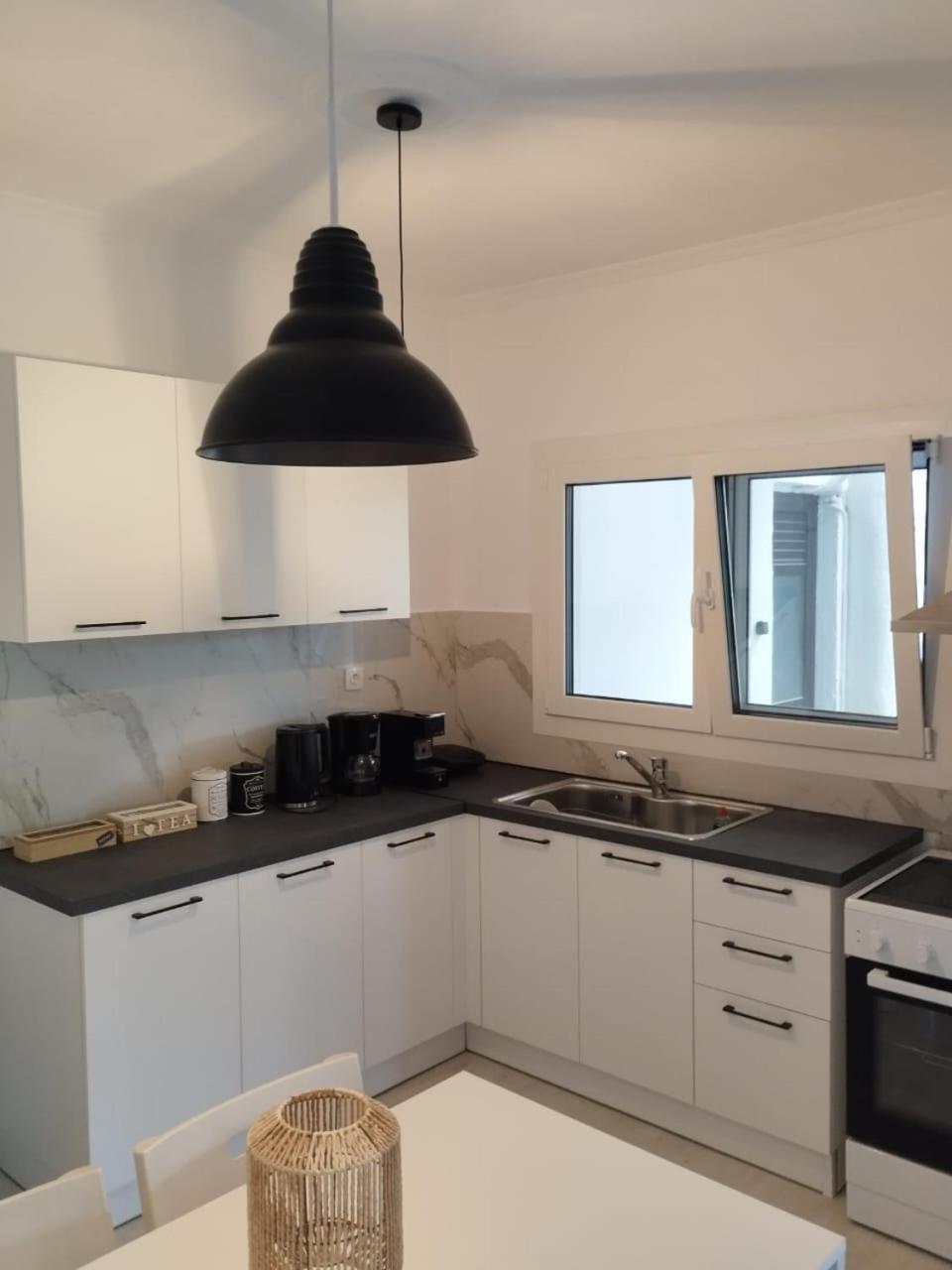 Black N' White Cozy Housegarden Alexandroupolis Buitenkant foto