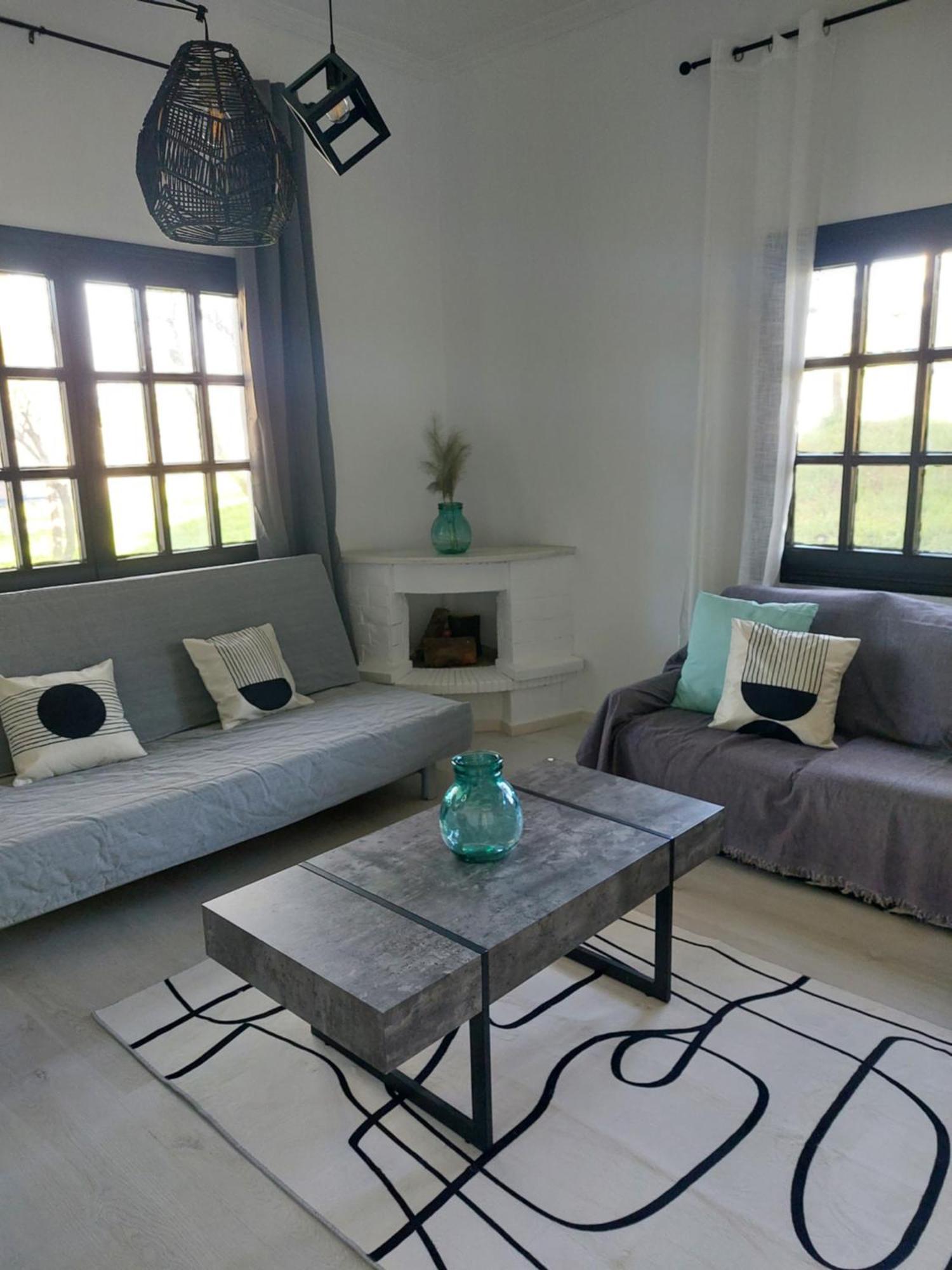 Black N' White Cozy Housegarden Alexandroupolis Buitenkant foto