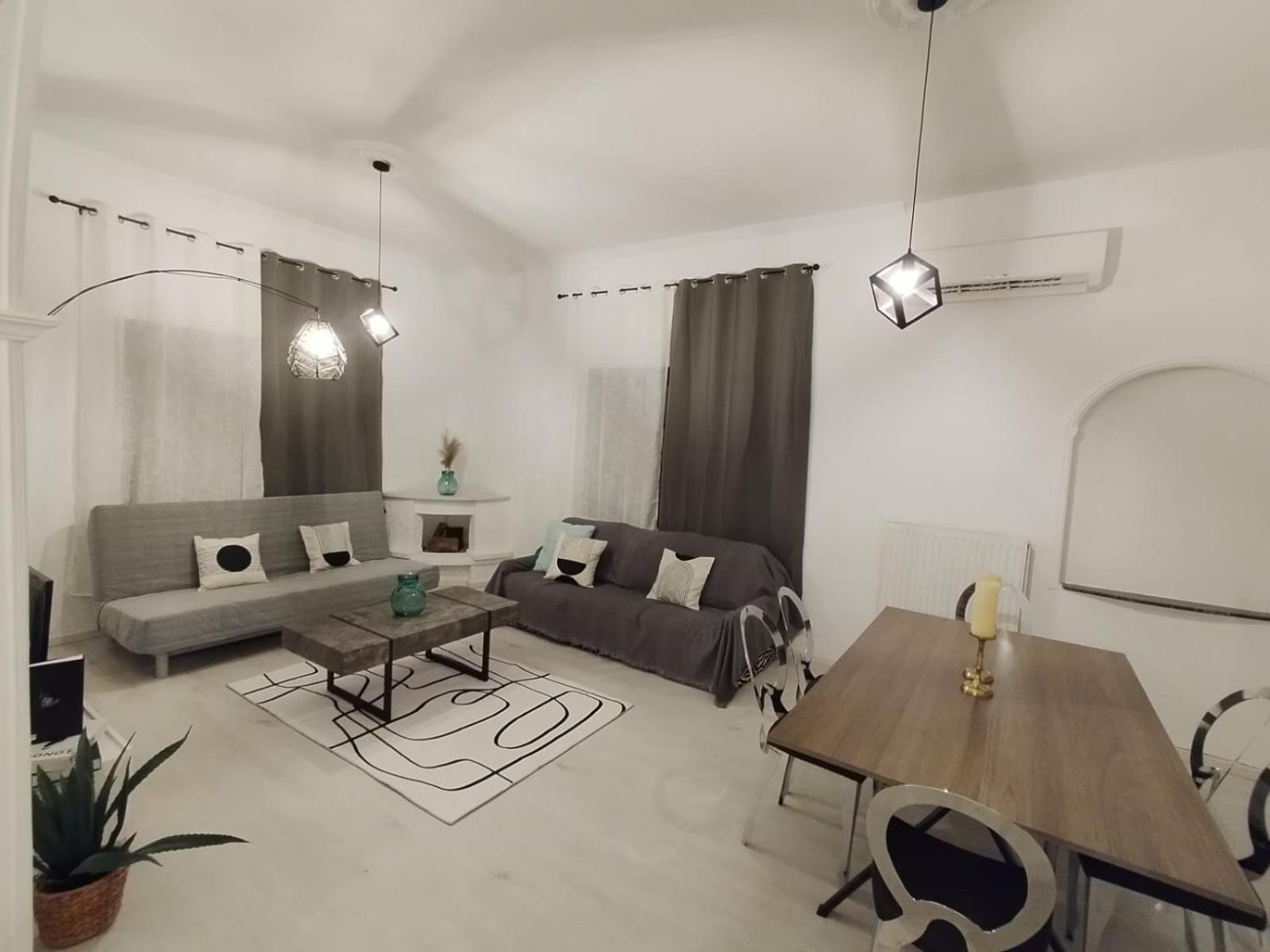 Black N' White Cozy Housegarden Alexandroupolis Buitenkant foto