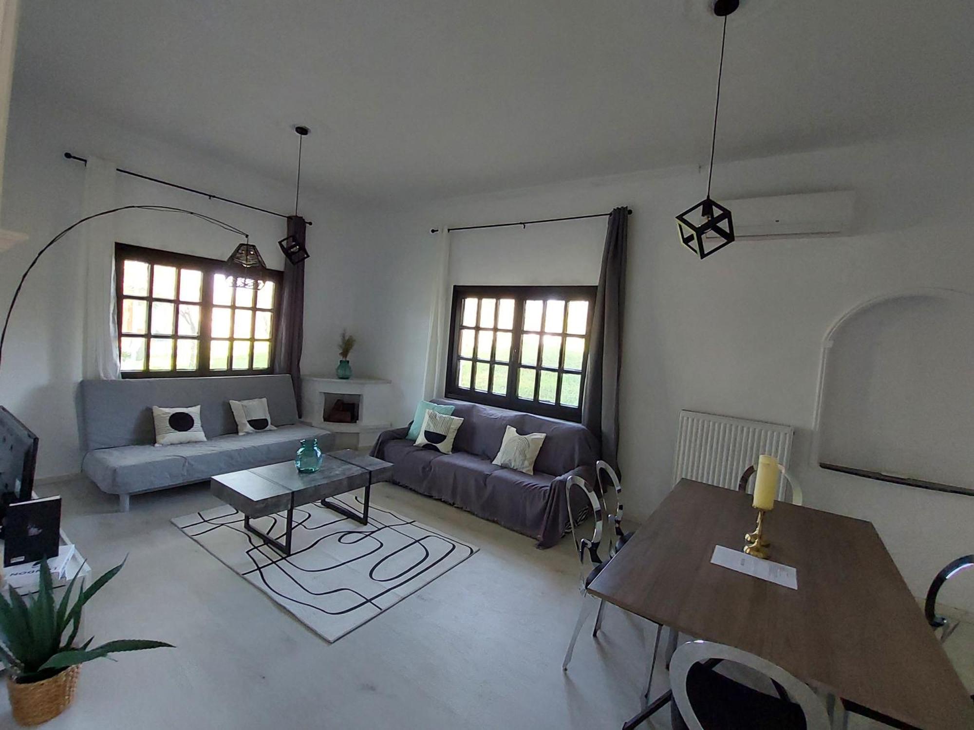 Black N' White Cozy Housegarden Alexandroupolis Buitenkant foto