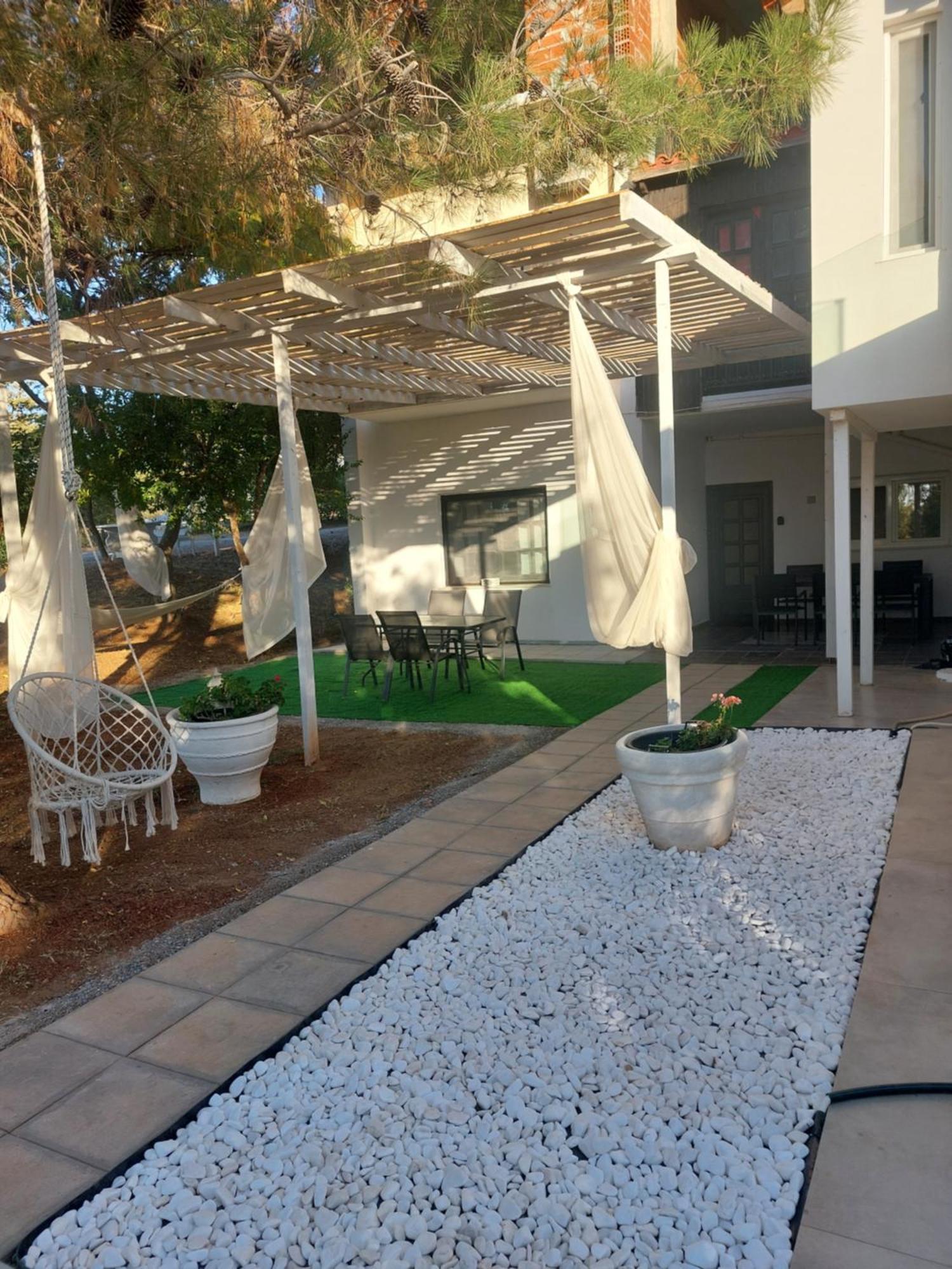 Black N' White Cozy Housegarden Alexandroupolis Buitenkant foto